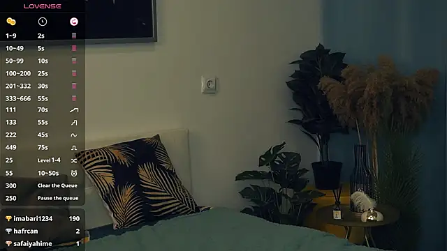 VeronaCritchlow online show from March 1, 2025, 10:45 am