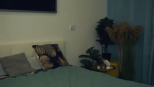 VeronaCritchlow online show from March 5, 2025, 10:44 am