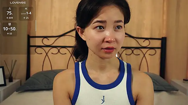 VeronaCritchlow online show from September 13, 2025, 7:08 am