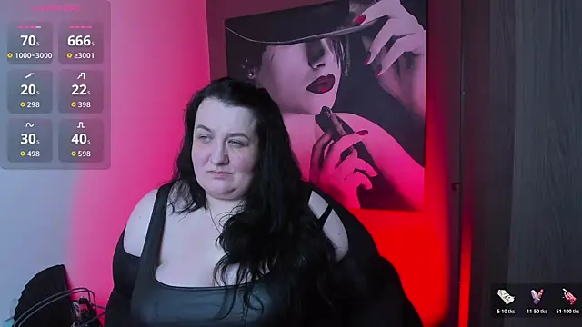 Snapshot of QueenOfHaze chatting on May 4, 2026, 7:54 pm QueenOfHaze online show from May 4, 2026, 7:54 pm
