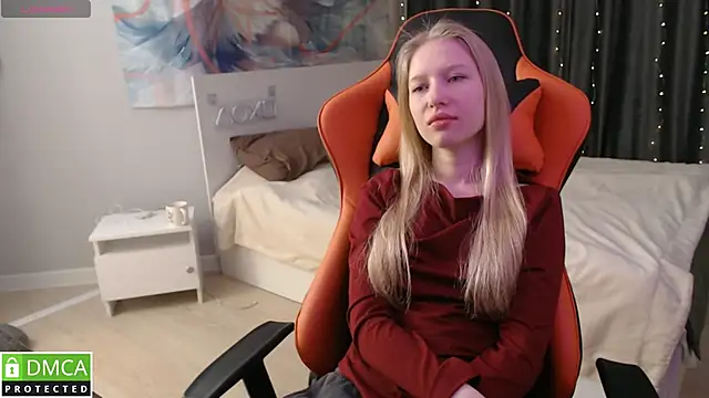 crystalyss online show from February 5, 2025, 11:17 pm