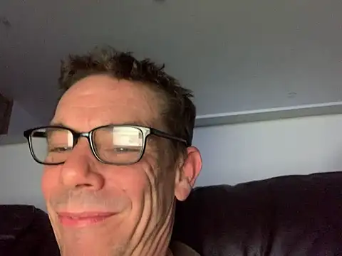 Kenhornu online show from March 5, 2026, 11:12 pm