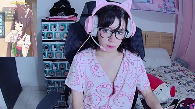 Snapshot of Yuna_pinkk chatting on October 22, 2025, 4:02 am Yuna pinkk online show from October 22, 2025, 4:02 am