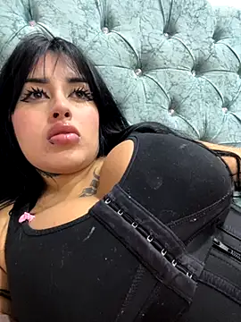 Girl milk7 online show from September 27, 2025, 5:56 am