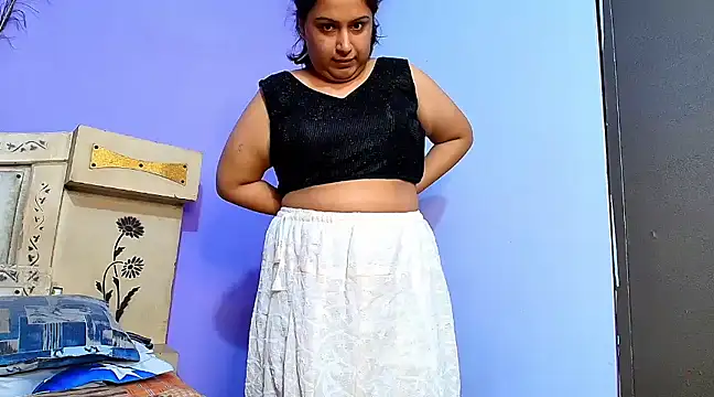 Sophia James online show from February 11, 2025, 12:37 pm