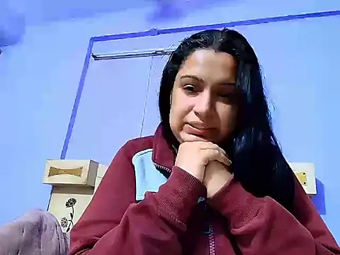 Sophia James online show from March 7, 2025, 3:49 pm