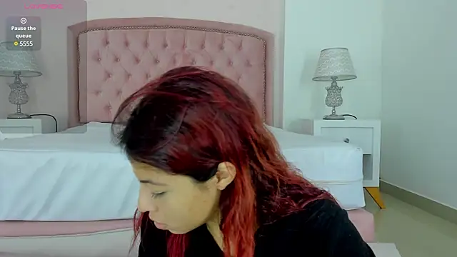 Snapshot of Kendall__Fox chatting on February 10, 2025, 5:36 am Kendall Fox online show from February 10, 2025, 5:36 am