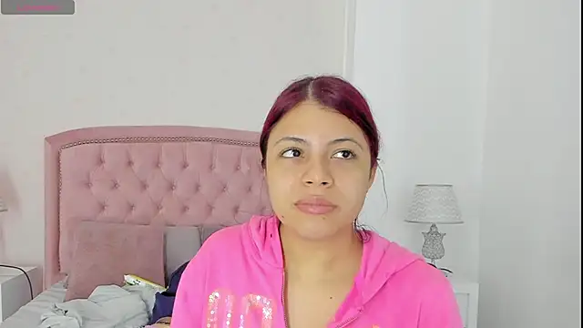 Kendall  Fox online show from September 14, 2025, 4:44 am