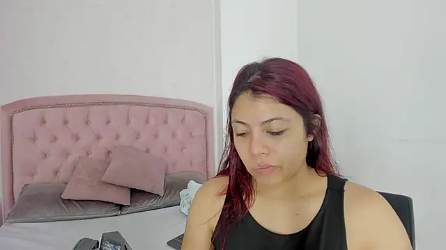 Snapshot of Kendall__Fox chatting on October 7, 2025, 4:09 am Kendall Fox online show from October 7, 2025, 4:09 am