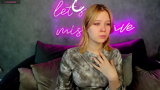 Snapshot of Amy_Kimberlly chatting on February 10, 2025, 5:58 am Amy Kimberlly online show from February 10, 2025, 5:58 am