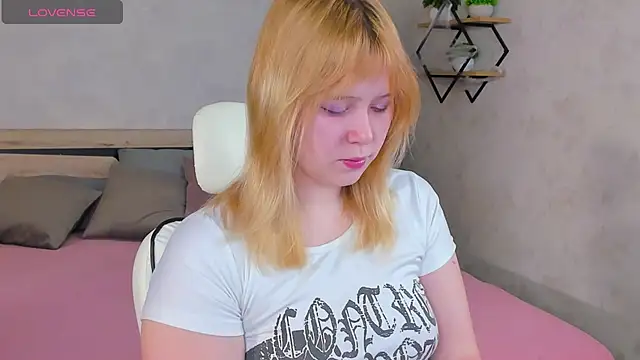 Snapshot of Amy_Kimberlly chatting on November 29, 2025, 7:11 am Amy Kimberlly online show from November 29, 2025, 7:11 am