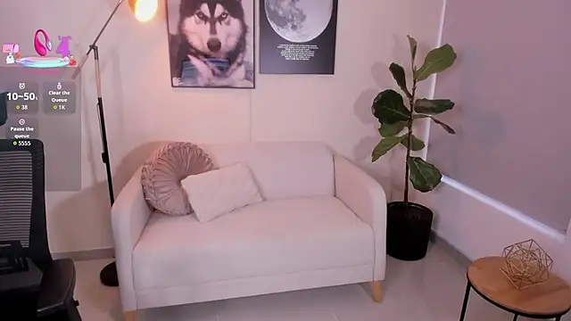 LairaScott online show from December 16, 2025, 10:37 pm