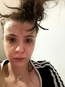 bunnythetailor online show from November 26, 2025, 3:13 pm