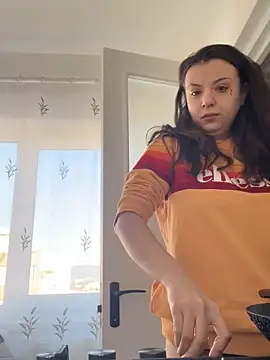 bunnythetailor online show from December 14, 2025, 12:21 pm