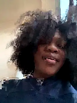 Boneca25 online show from November 1, 2025, 4:09 pm