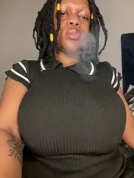 Boneca25 online show from January 7, 2026, 2:19 pm