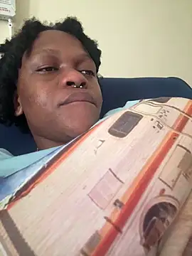 Snapshot of Boneca25 chatting on February 4, 2026, 1:06 pm Boneca25 online show from February 4, 2026, 1:06 pm