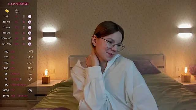 Snapshot of ElvinaBestwick chatting on February 25, 2025, 6:53 pm ElvinaBestwick online show from February 25, 2025, 6:53 pm