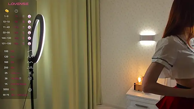 Snapshot of ElvinaBestwick chatting on March 18, 2025, 6:37 pm ElvinaBestwick online show from March 18, 2025, 6:37 pm