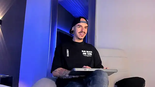 kaletattoo online show from October 20, 2025, 11:21 am