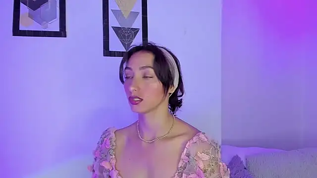 vicky  skinny 1 online show from November 10, 2025, 12:26 pm