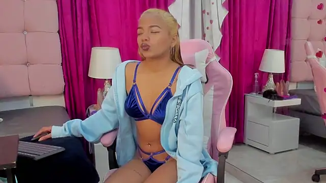 CanelaDevil  online show from February 15, 2025, 12:33 pm