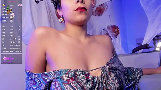 Snapshot of AnaChernova chatting on October 25, 2025, 11:29 am AnaChernova online show from October 25, 2025, 11:29 am