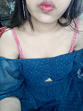 JANVI MISHRA1 online show from April 18, 2026, 7:40 pm