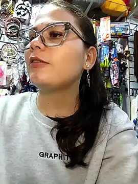 Vale Saenzz online show from March 8, 2026, 2:04 am