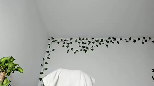 viankaa miller online show from March 9, 2025, 1:35 am