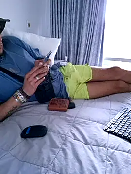 Snapshot of TAIZWRLD chatting on November 20, 2025, 5:56 pm TAIZWRLD online show from November 20, 2025, 5:56 pm