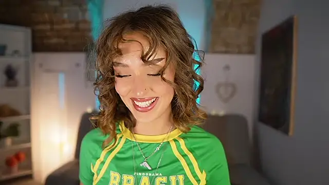 Snapshot of Clara_Nia chatting on February 5, 2025, 7:31 pm Clara Nia online show from February 5, 2025, 7:31 pm