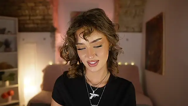 Snapshot of Clara_Nia chatting on February 22, 2025, 7:47 pm Clara Nia online show from February 22, 2025, 7:47 pm