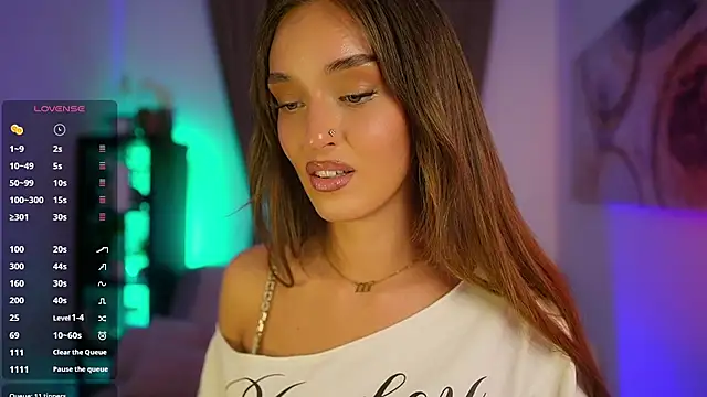 Snapshot of Clara_Nia chatting on October 15, 2025, 7:03 pm Clara Nia online show from October 15, 2025, 7:03 pm