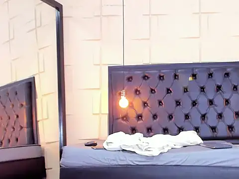 SamanthaMilann online show from February 8, 2025, 4:57 pm