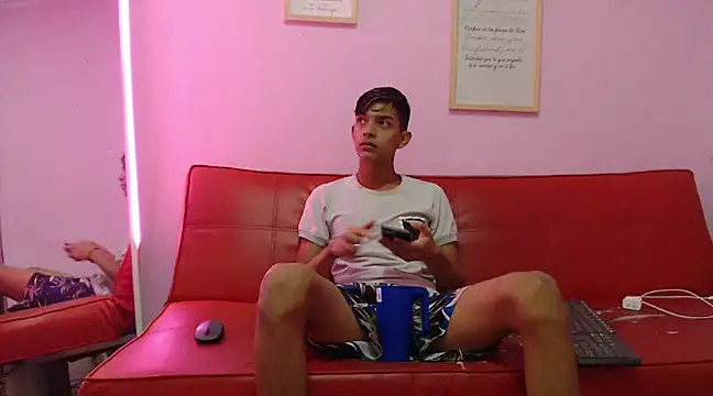 Snapshot of KING_STYLE2 chatting on March 3, 2025, 11:35 pm KING STYLE2 online show from March 3, 2025, 11:35 pm