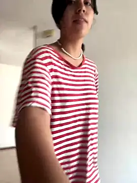 LiLy kIndly online show from October 29, 2025, 4:09 pm