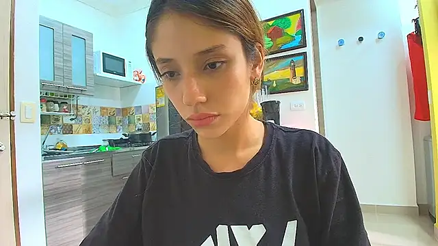 Alaiapink online show from April 30, 2026, 8:57 pm