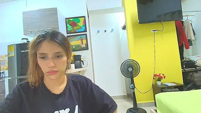 Alaiapink online show from May 14, 2026, 1:34 am