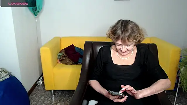 SexyGrandma  online show from March 1, 2025, 1:00 am