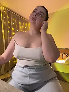 Snapshot of DearAlise chatting on February 7, 2025, 8:20 pm DearAlise online show from February 7, 2025, 8:20 pm