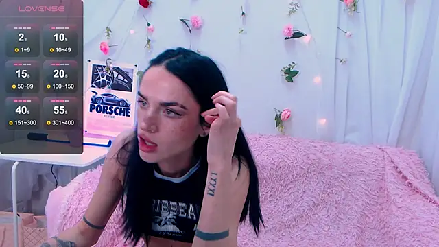 Holygirl  online show from March 9, 2026, 2:15 am