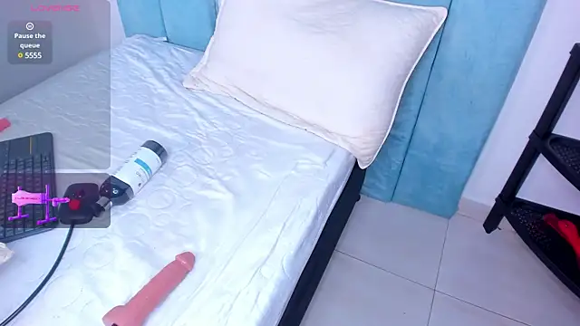 AlexxaSmall online show from March 5, 2025, 3:07 pm