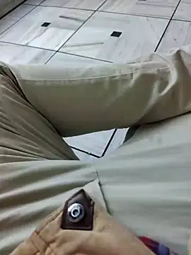 xmanrawan2 online show from February 21, 2025, 12:28 pm