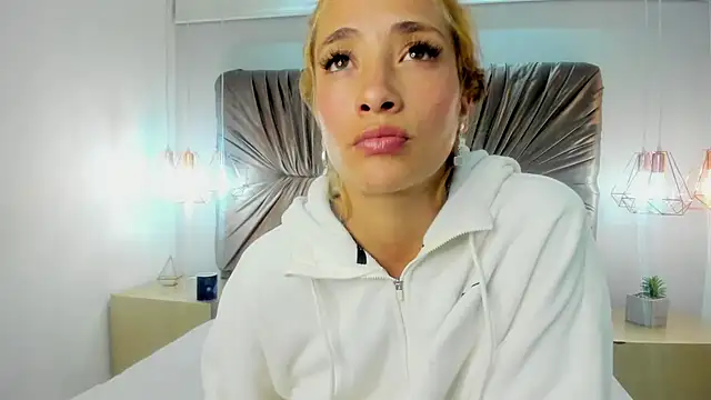 Snapshot of zoe_taylorr1 chatting on February 26, 2025, 8:15 am zoe taylorr1 online show from February 26, 2025, 8:15 am