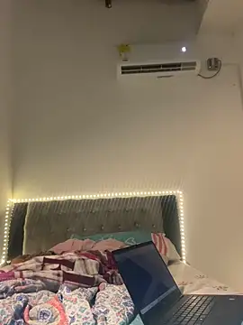 Snapshot of my_cam chatting on February 13, 2025, 4:00 am my cam online show from February 13, 2025, 4:00 am