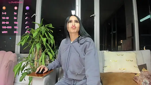 Little  Linda online show from September 13, 2025, 3:50 am