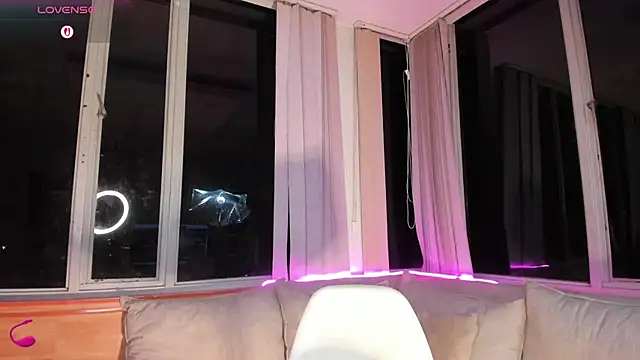 Little  Linda online show from September 24, 2025, 3:43 am