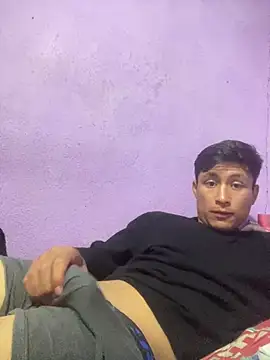 Snapshot of EduardoEspinoza12 chatting on February 20, 2025, 6:06 am EduardoEspinoza12 online show from February 20, 2025, 6:06 am