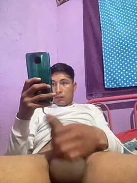 Snapshot of EduardoEspinoza12 chatting on March 7, 2025, 5:40 am EduardoEspinoza12 online show from March 7, 2025, 5:40 am